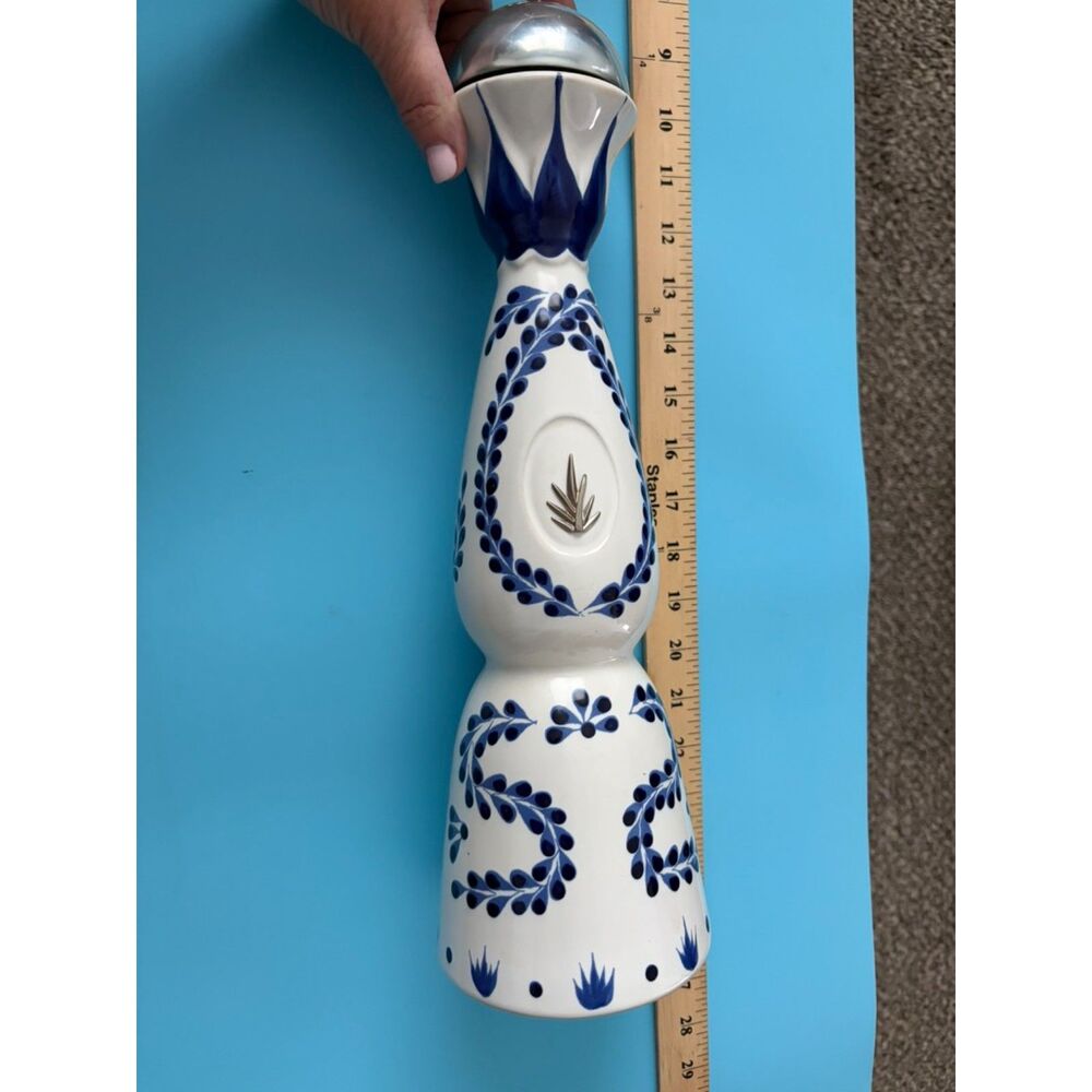 Clase Azul Resposado Tequila Hand Painted  ceramic bottle Large